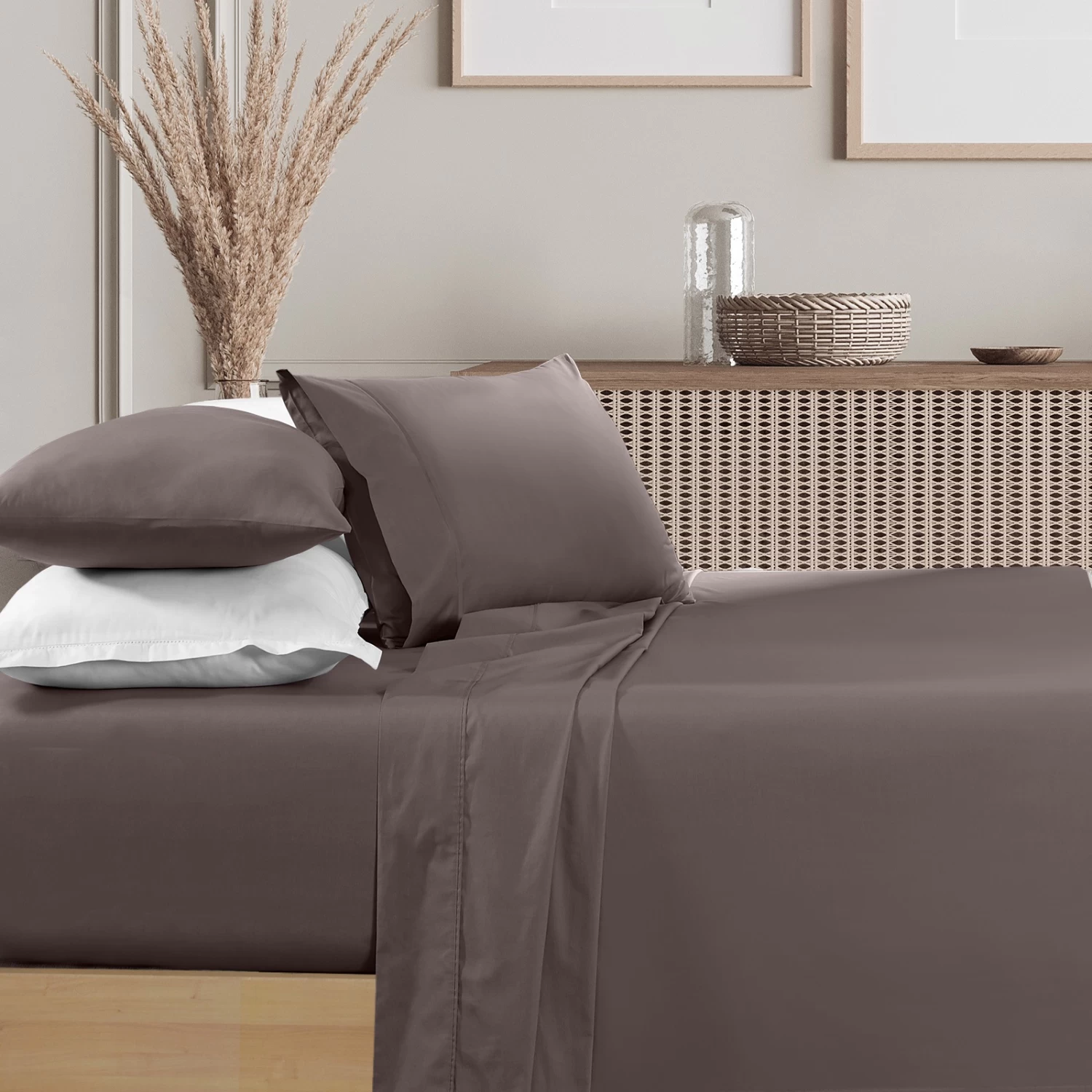 Renee Taylor 1500 Thread Count Pure Soft Cotton Blend Flat & Fitted Sheet Set - Image 6